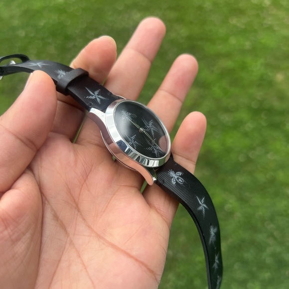 GUCCI G-Timeless Bee and Star Motif Black Dial Leather Strap unisex  Watch - Picture 12 of 15